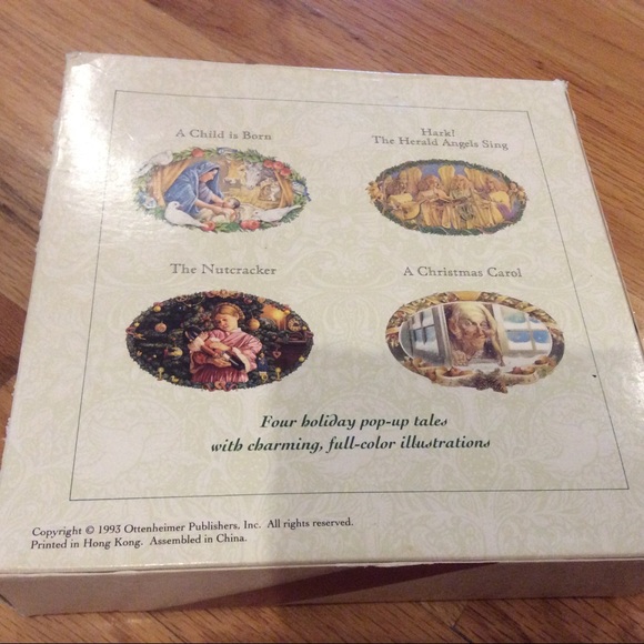 Vintage Christmas Pop Up Books, set of 4 - Picture 3 of 16